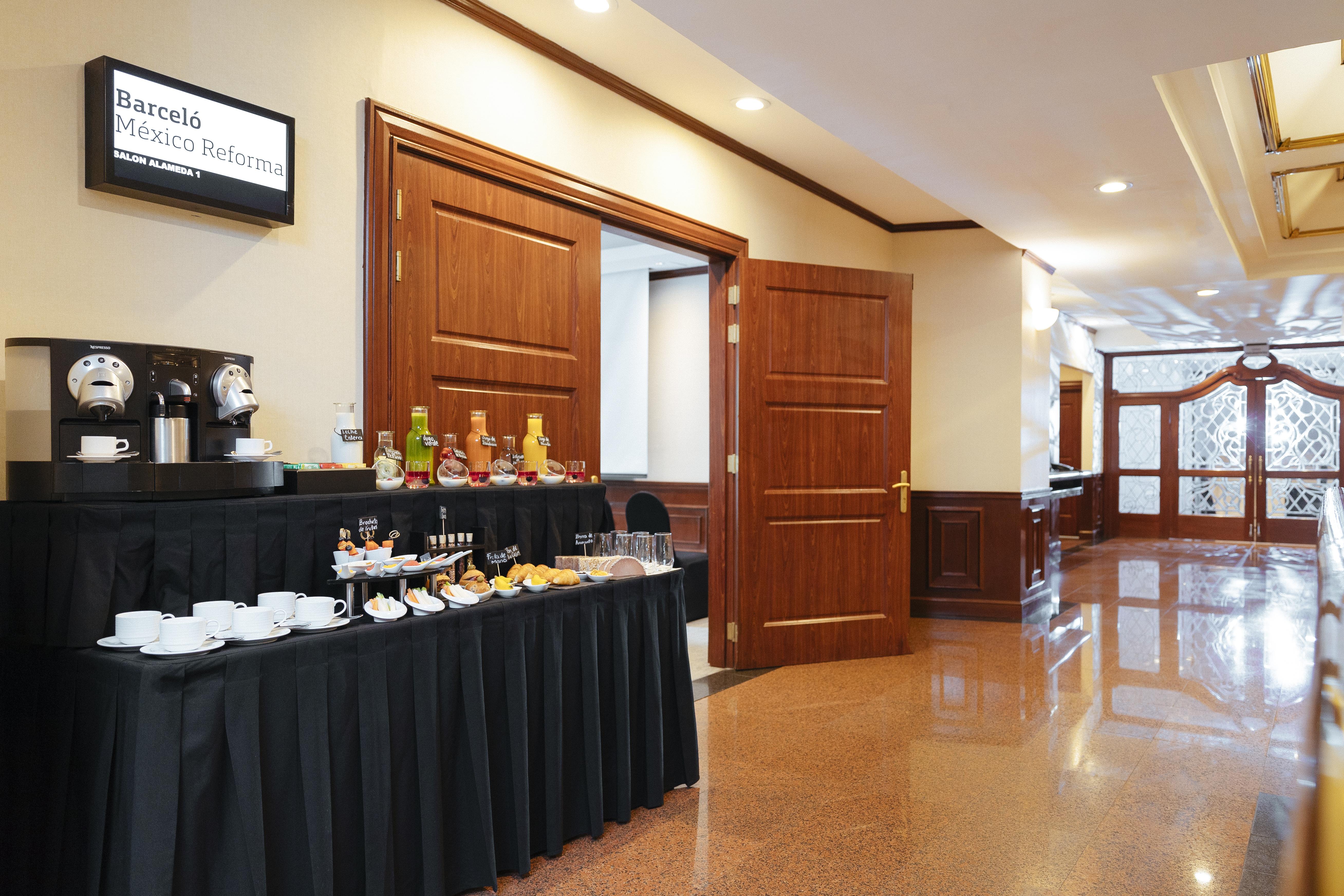 Barcelo Mexico Reforma Hotel Eksteriør billede A coffee break at a conference